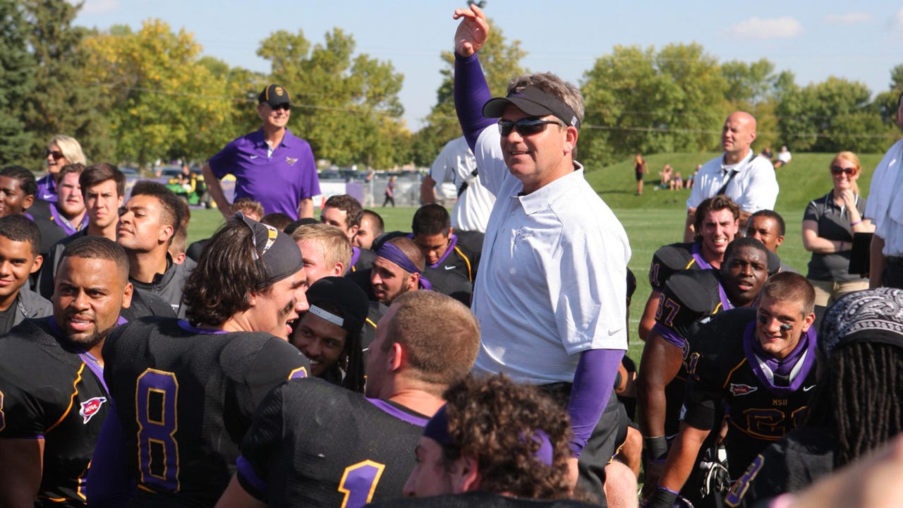 Vindicated of child porn charges, Hoffner has forged ahead at Minnesota State